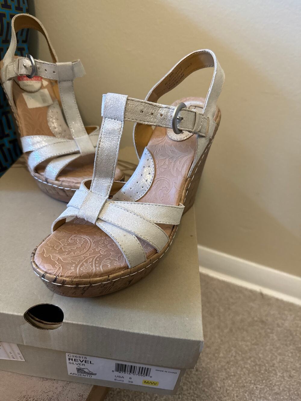 BOC/BORN wedge “REVEL” sandals size 8